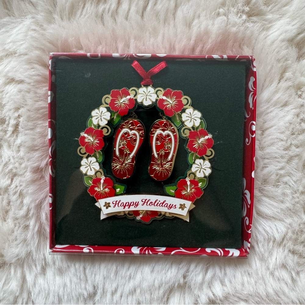 Island Heritage Collectible Metal Ornament